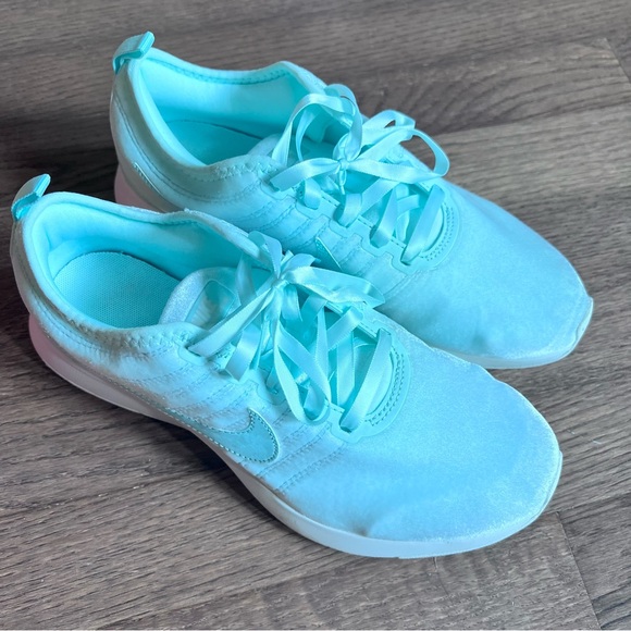 Nike Other - Nike Dual Tone Racer SE